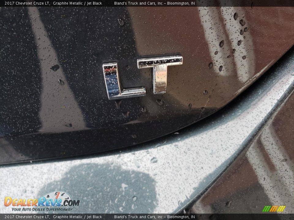 2017 Chevrolet Cruze LT Graphite Metallic / Jet Black Photo #33