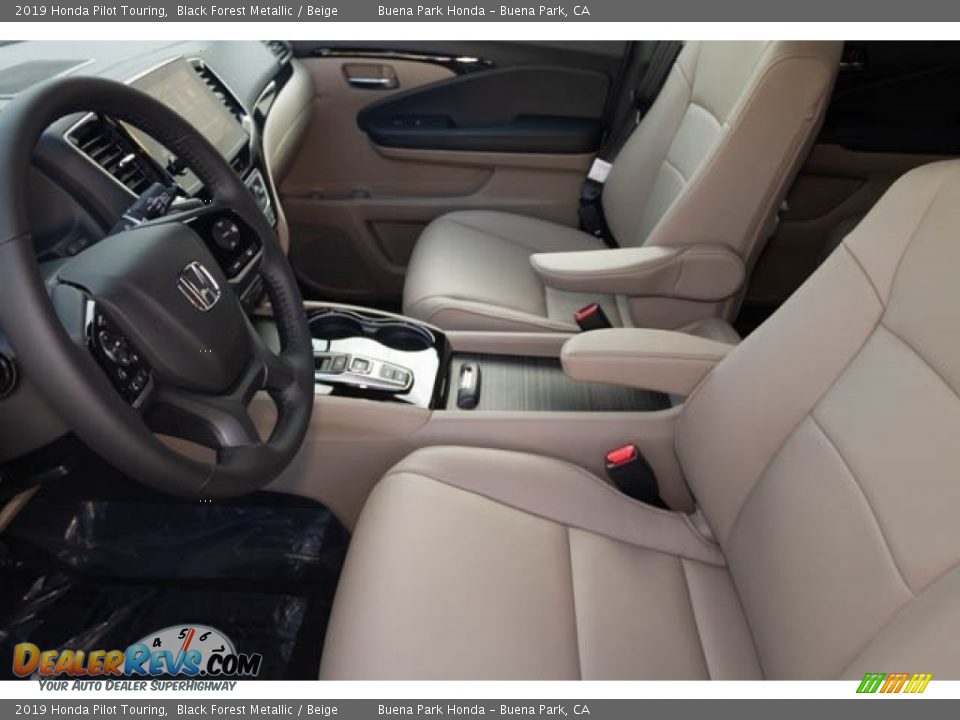 2019 Honda Pilot Touring Black Forest Metallic / Beige Photo #16