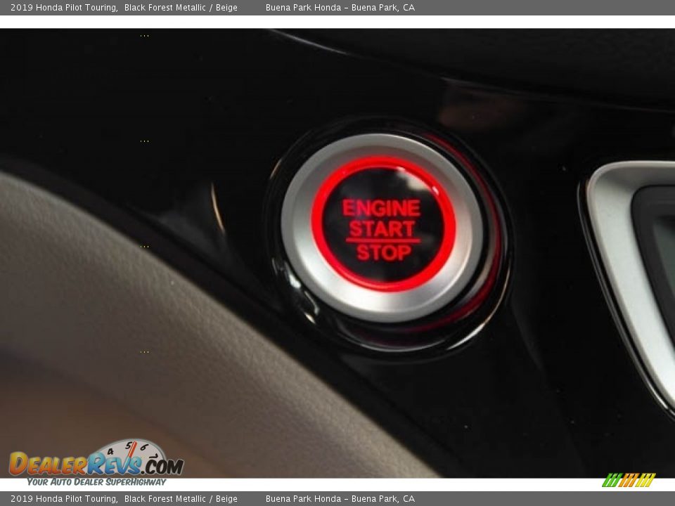 2019 Honda Pilot Touring Black Forest Metallic / Beige Photo #23