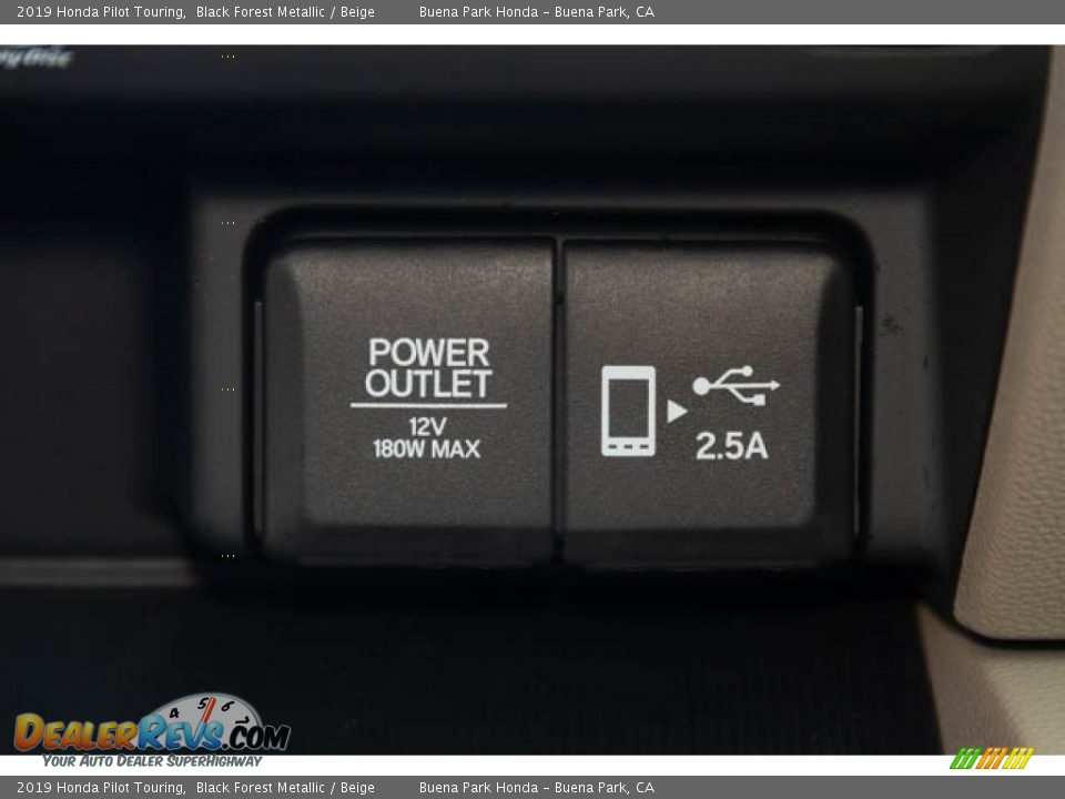 2019 Honda Pilot Touring Black Forest Metallic / Beige Photo #24