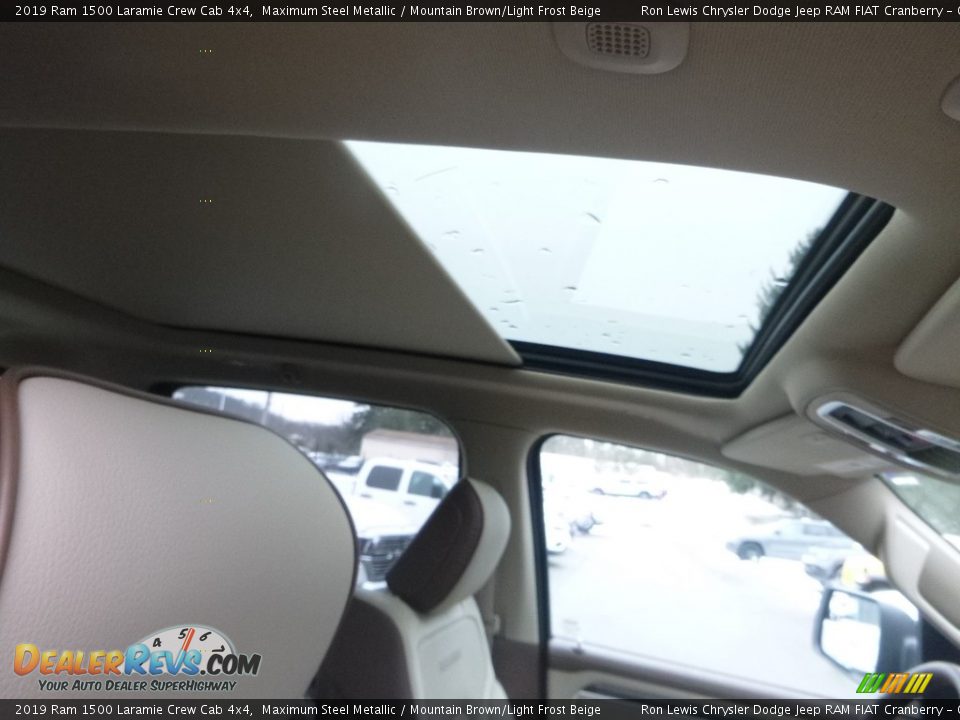 2019 Ram 1500 Laramie Crew Cab 4x4 Maximum Steel Metallic / Mountain Brown/Light Frost Beige Photo #12