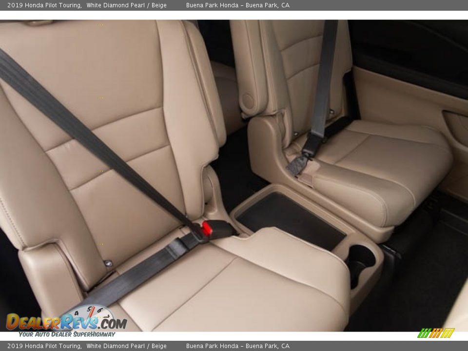 2019 Honda Pilot Touring White Diamond Pearl / Beige Photo #33