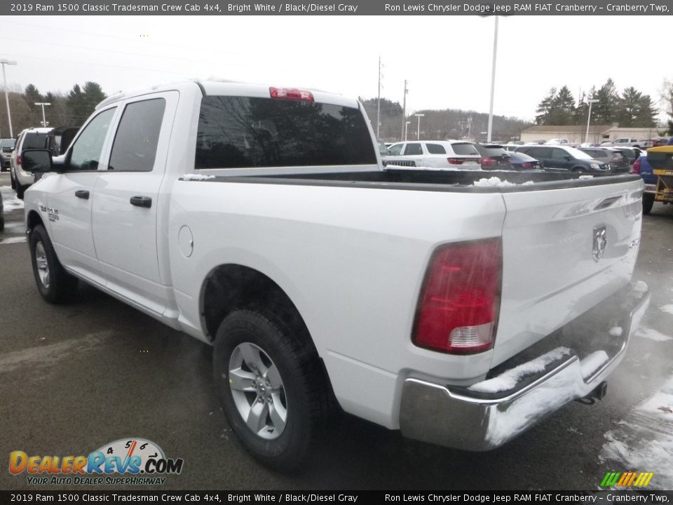2019 Ram 1500 Classic Tradesman Crew Cab 4x4 Bright White / Black/Diesel Gray Photo #4