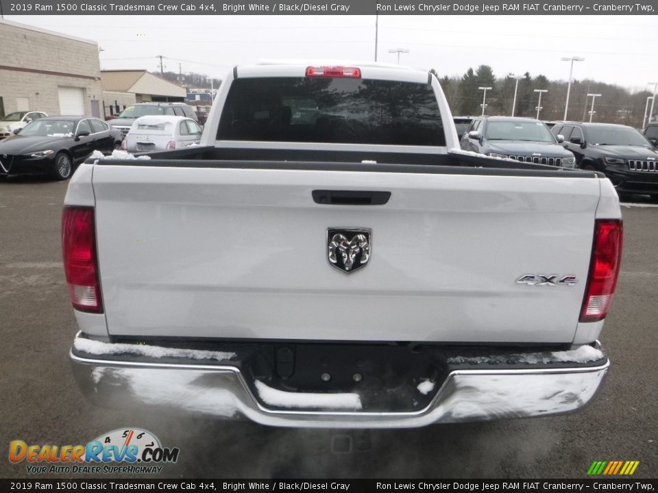 2019 Ram 1500 Classic Tradesman Crew Cab 4x4 Bright White / Black/Diesel Gray Photo #5
