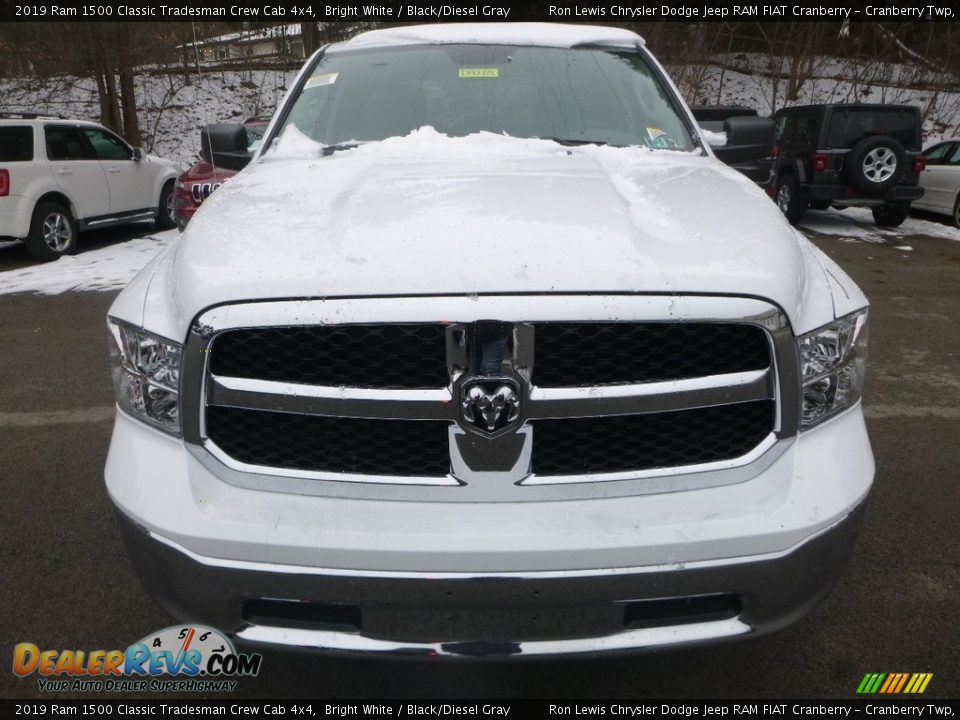 2019 Ram 1500 Classic Tradesman Crew Cab 4x4 Bright White / Black/Diesel Gray Photo #9