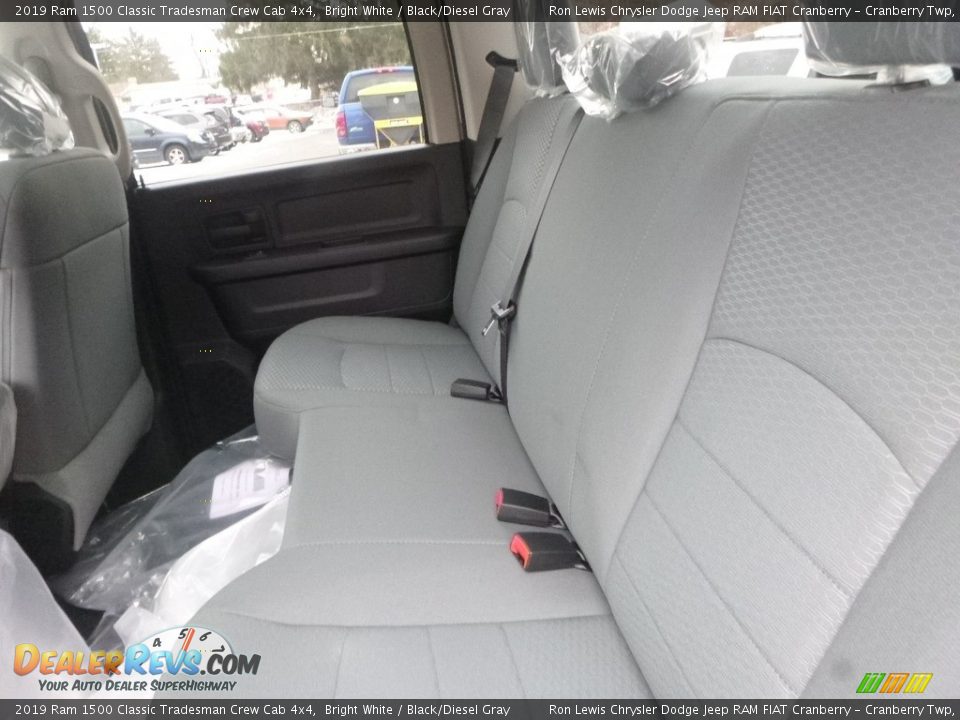 2019 Ram 1500 Classic Tradesman Crew Cab 4x4 Bright White / Black/Diesel Gray Photo #13