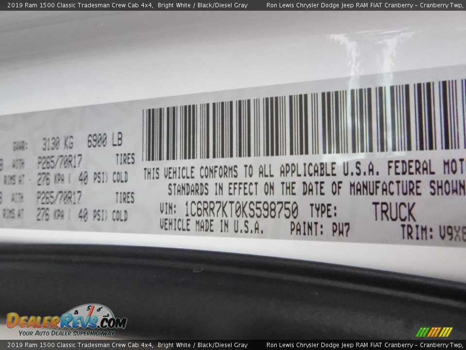 2019 Ram 1500 Classic Tradesman Crew Cab 4x4 Bright White / Black/Diesel Gray Photo #15