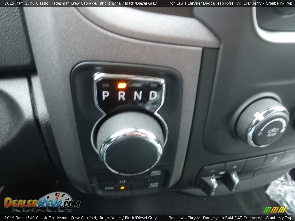 2019 Ram 1500 Classic Tradesman Crew Cab 4x4 Bright White / Black/Diesel Gray Photo #20