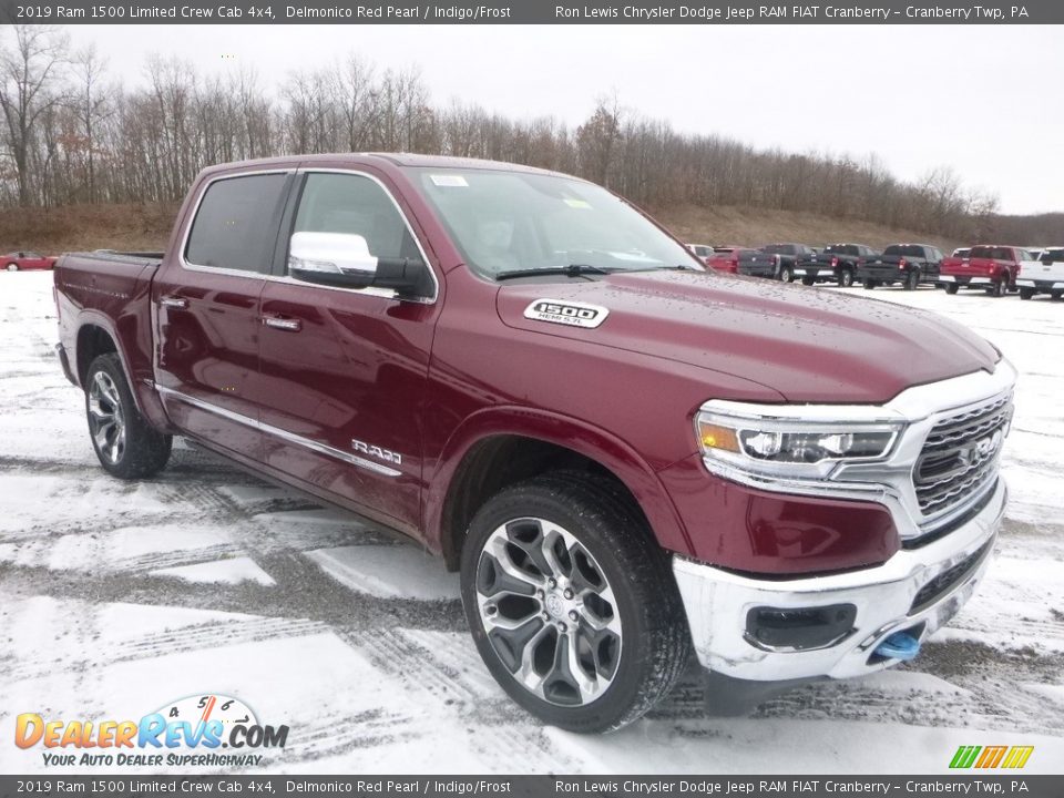 Front 3/4 View of 2019 Ram 1500 Limited Crew Cab 4x4 Photo #7
