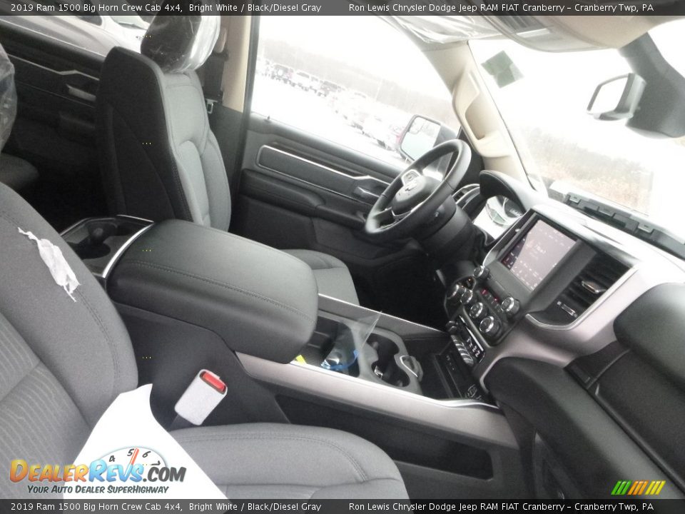2019 Ram 1500 Big Horn Crew Cab 4x4 Bright White / Black/Diesel Gray Photo #9