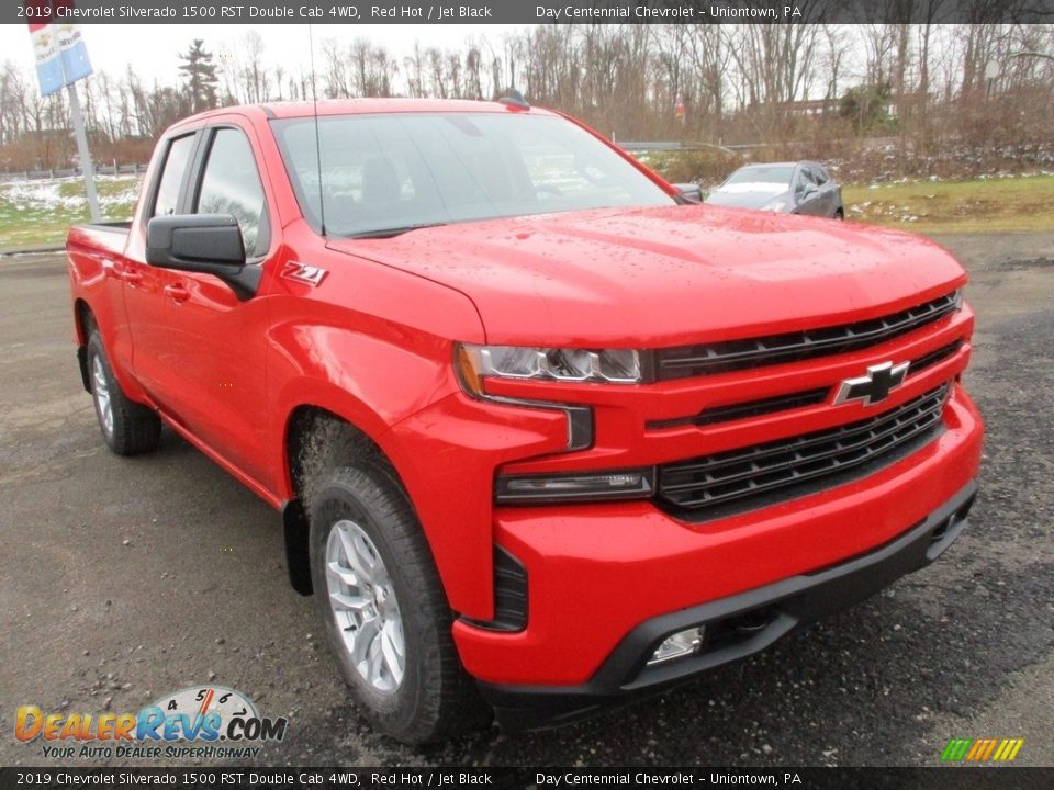 Front 3/4 View of 2019 Chevrolet Silverado 1500 RST Double Cab 4WD Photo #14