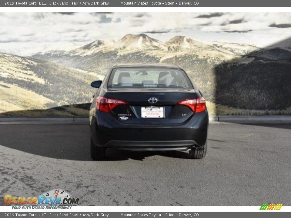 2019 Toyota Corolla LE Black Sand Pearl / Ash/Dark Gray Photo #4