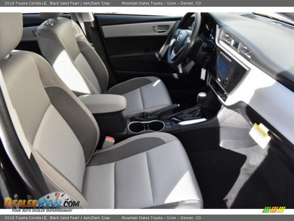 2019 Toyota Corolla LE Black Sand Pearl / Ash/Dark Gray Photo #11