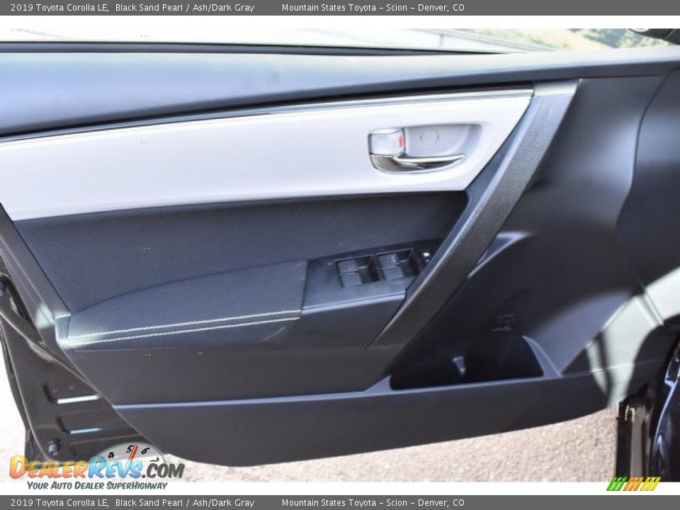 2019 Toyota Corolla LE Black Sand Pearl / Ash/Dark Gray Photo #19