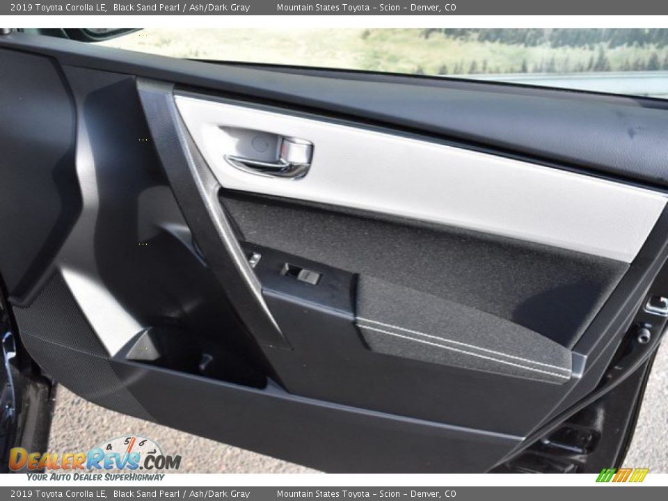 2019 Toyota Corolla LE Black Sand Pearl / Ash/Dark Gray Photo #21