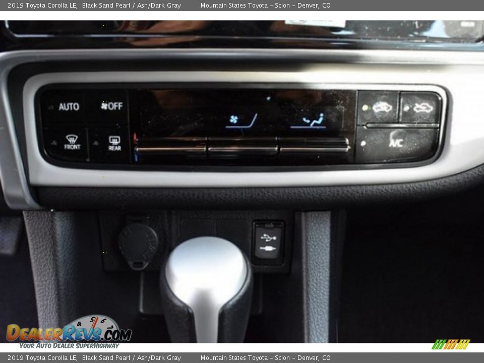 2019 Toyota Corolla LE Black Sand Pearl / Ash/Dark Gray Photo #28