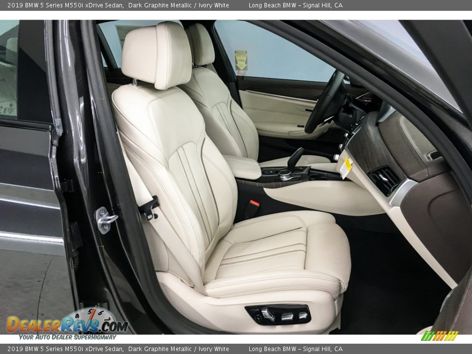 Front Seat of 2019 BMW 5 Series M550i xDrive Sedan Photo #5
