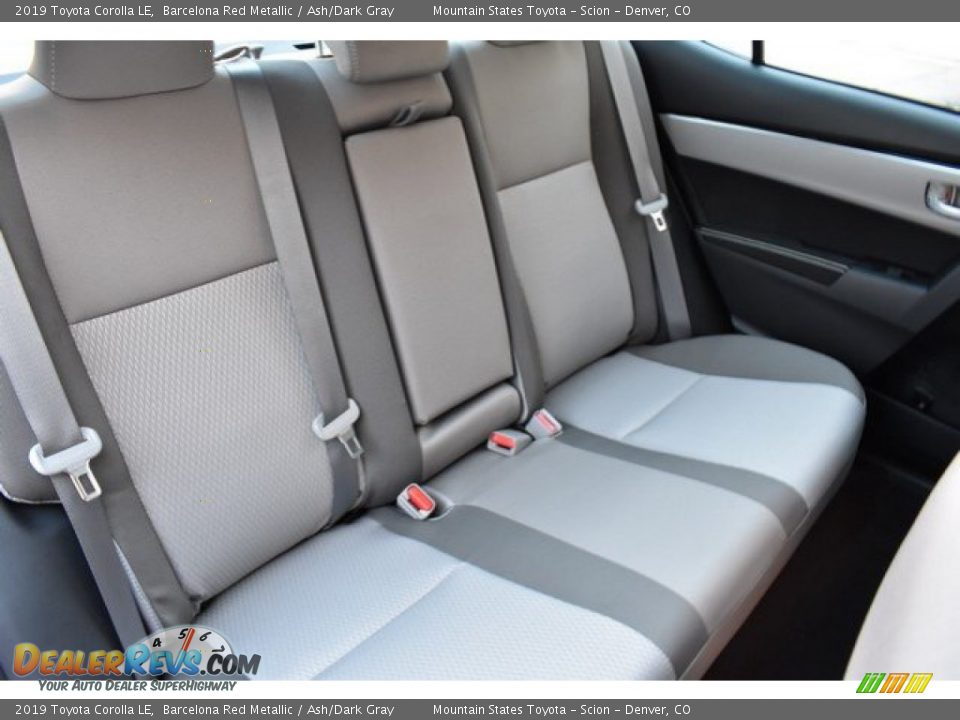 2019 Toyota Corolla LE Barcelona Red Metallic / Ash/Dark Gray Photo #18