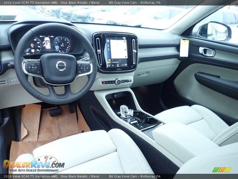 Blond Interior - 2019 Volvo XC40 T5 Inscription AWD Photo #9
