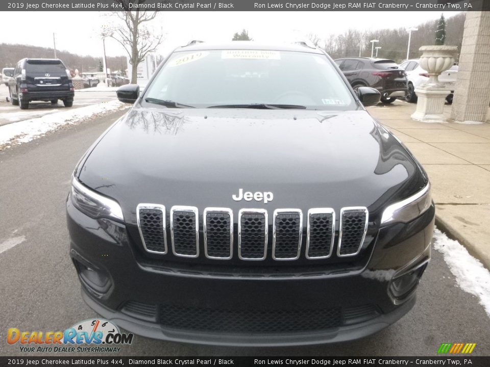 2019 Jeep Cherokee Latitude Plus 4x4 Diamond Black Crystal Pearl / Black Photo #4