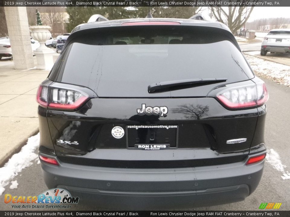 2019 Jeep Cherokee Latitude Plus 4x4 Diamond Black Crystal Pearl / Black Photo #8
