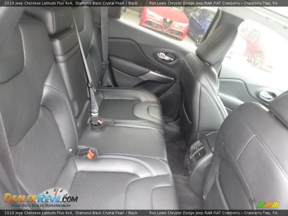 2019 Jeep Cherokee Latitude Plus 4x4 Diamond Black Crystal Pearl / Black Photo #10