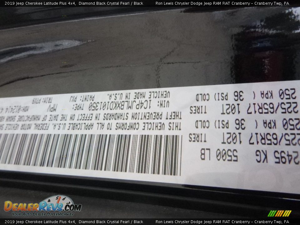 2019 Jeep Cherokee Latitude Plus 4x4 Diamond Black Crystal Pearl / Black Photo #15