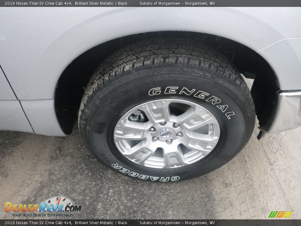 2019 Nissan Titan SV Crew Cab 4x4 Brilliant Silver Metallic / Black Photo #2
