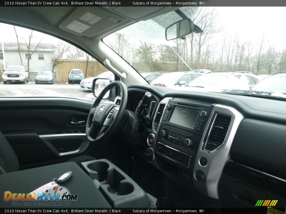 2019 Nissan Titan SV Crew Cab 4x4 Brilliant Silver Metallic / Black Photo #5