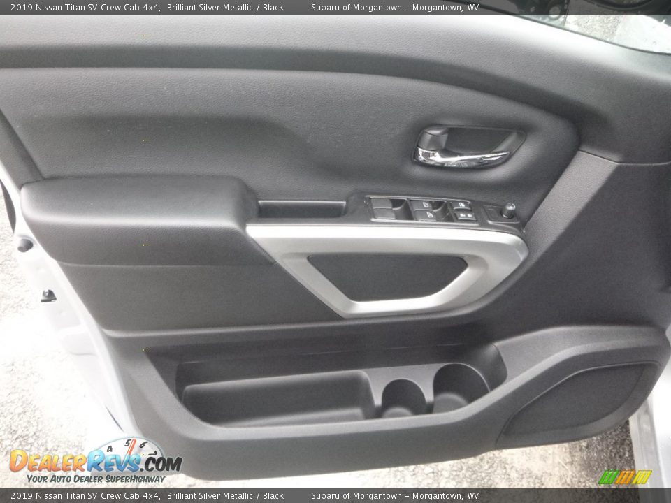 2019 Nissan Titan SV Crew Cab 4x4 Brilliant Silver Metallic / Black Photo #15
