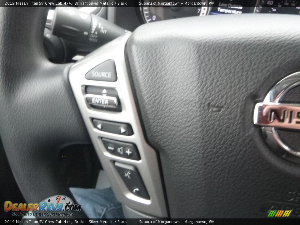 2019 Nissan Titan SV Crew Cab 4x4 Brilliant Silver Metallic / Black Photo #20