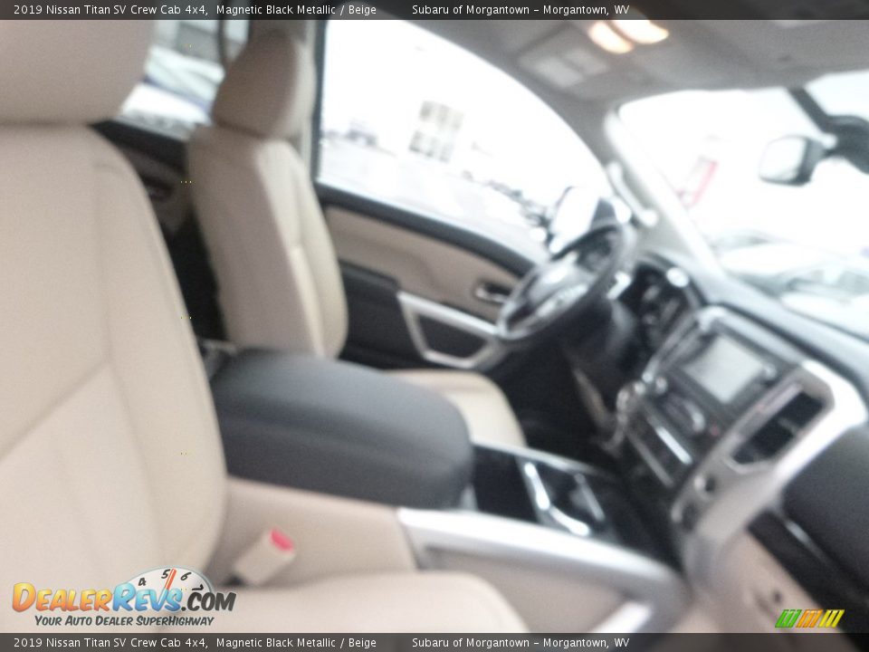 2019 Nissan Titan SV Crew Cab 4x4 Magnetic Black Metallic / Beige Photo #10