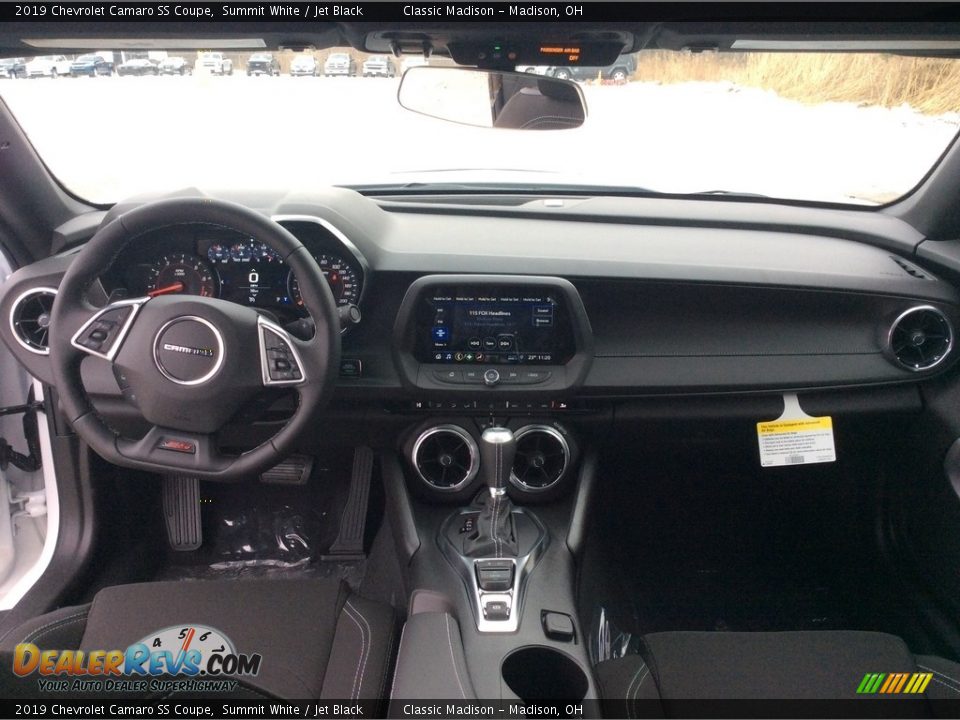 Dashboard of 2019 Chevrolet Camaro SS Coupe Photo #12