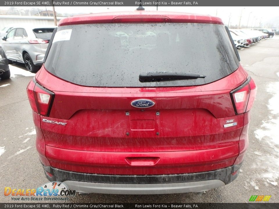 2019 Ford Escape SE 4WD Ruby Red / Chromite Gray/Charcoal Black Photo #3