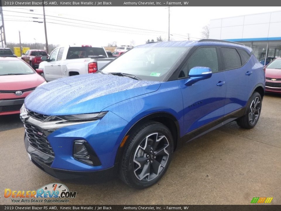 Front 3/4 View of 2019 Chevrolet Blazer RS AWD Photo #10