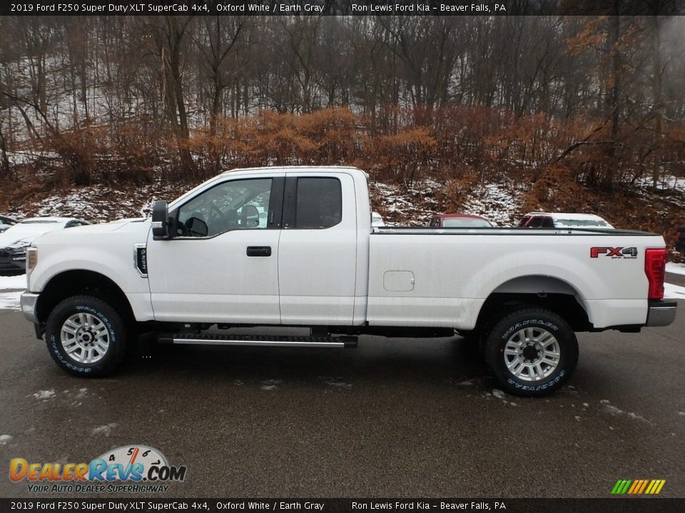 2019 Ford F250 Super Duty XLT SuperCab 4x4 Oxford White / Earth Gray Photo #5