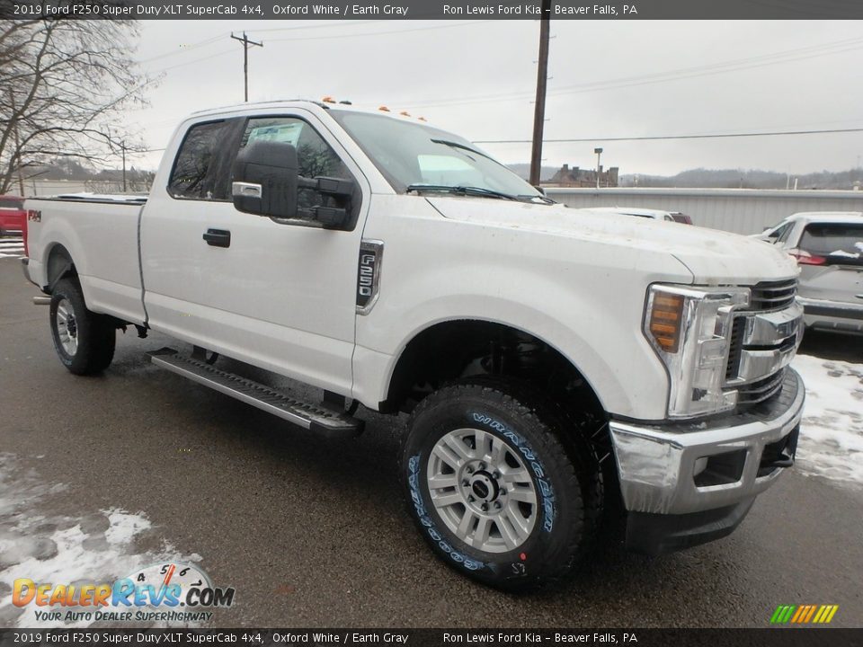 2019 Ford F250 Super Duty XLT SuperCab 4x4 Oxford White / Earth Gray Photo #8