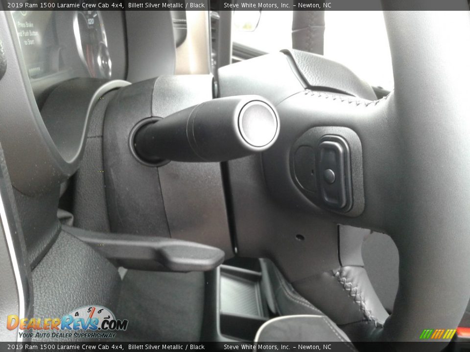 2019 Ram 1500 Laramie Crew Cab 4x4 Billett Silver Metallic / Black Photo #18