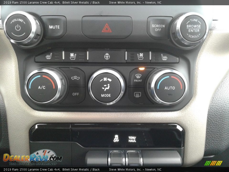 2019 Ram 1500 Laramie Crew Cab 4x4 Billett Silver Metallic / Black Photo #30