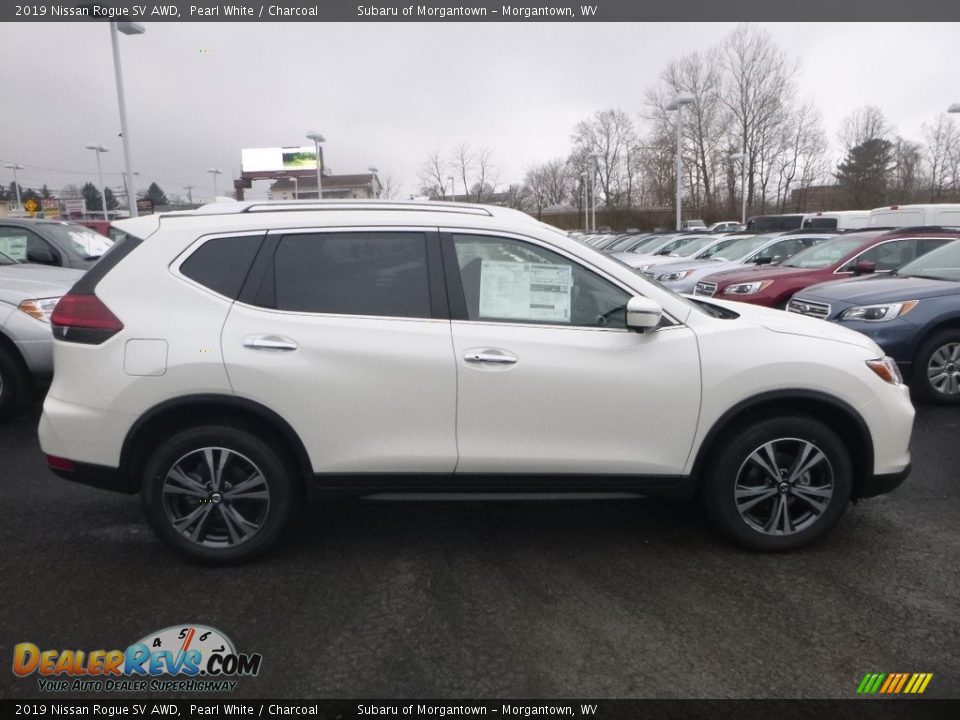 2019 Nissan Rogue SV AWD Pearl White / Charcoal Photo #3