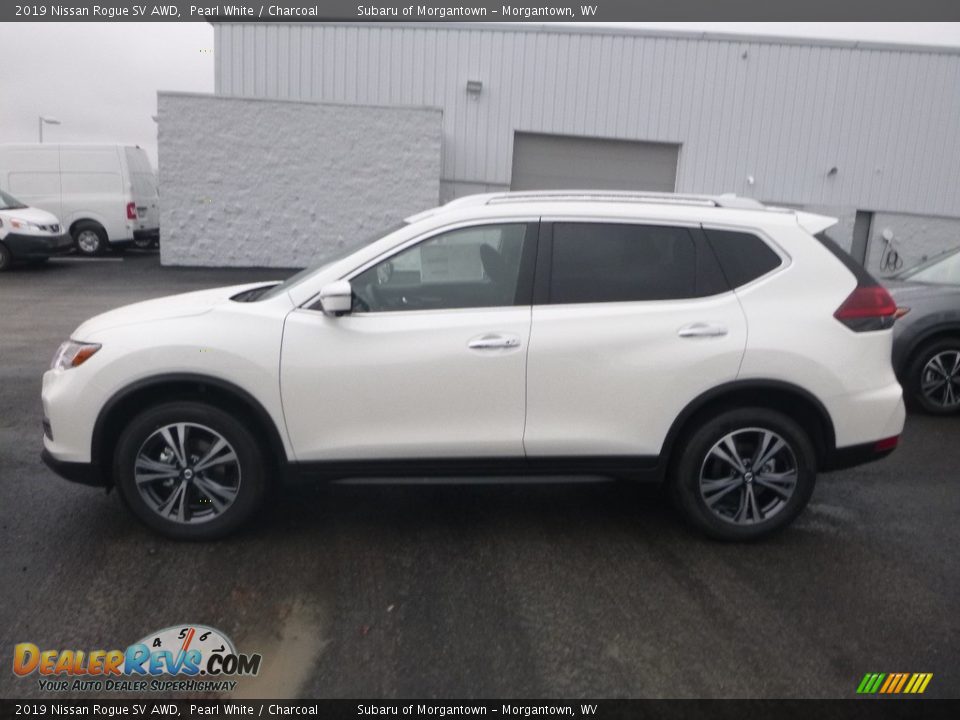 2019 Nissan Rogue SV AWD Pearl White / Charcoal Photo #7