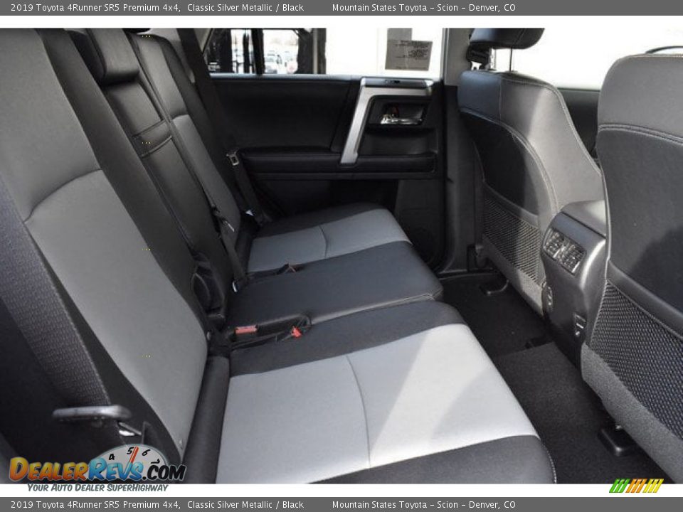 2019 Toyota 4Runner SR5 Premium 4x4 Classic Silver Metallic / Black Photo #17