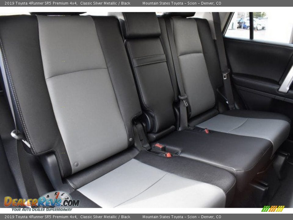 2019 Toyota 4Runner SR5 Premium 4x4 Classic Silver Metallic / Black Photo #18