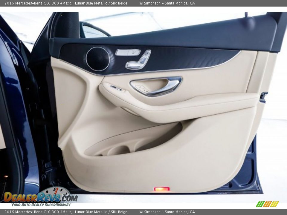 2016 Mercedes-Benz GLC 300 4Matic Lunar Blue Metallic / Silk Beige Photo #31