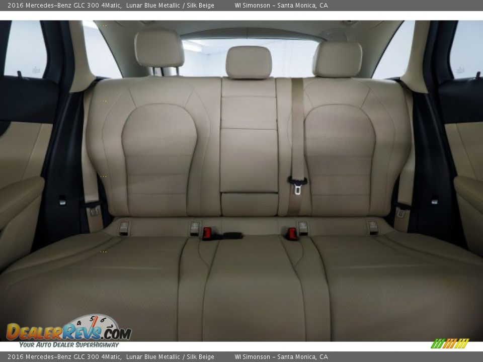2016 Mercedes-Benz GLC 300 4Matic Lunar Blue Metallic / Silk Beige Photo #33