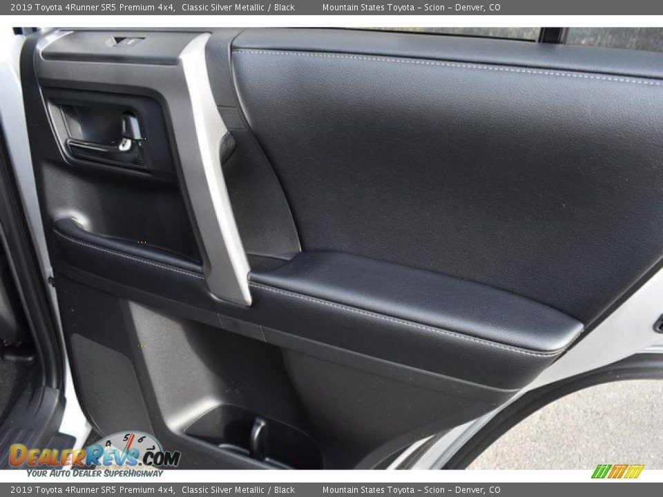 2019 Toyota 4Runner SR5 Premium 4x4 Classic Silver Metallic / Black Photo #24