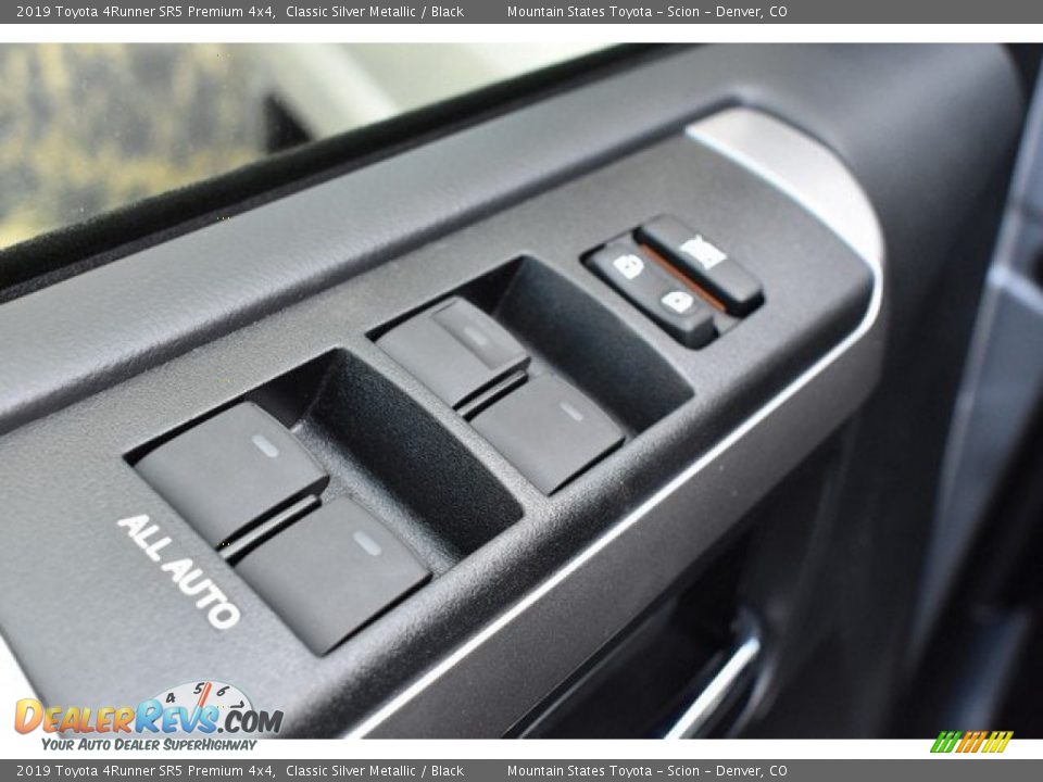 2019 Toyota 4Runner SR5 Premium 4x4 Classic Silver Metallic / Black Photo #25