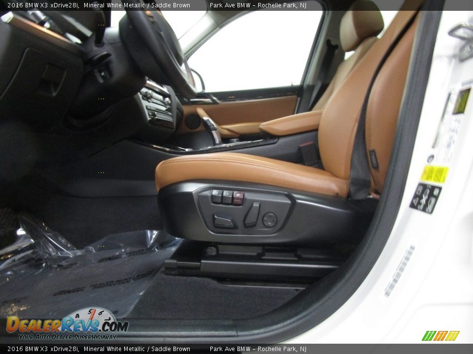 2016 BMW X3 xDrive28i Mineral White Metallic / Saddle Brown Photo #9