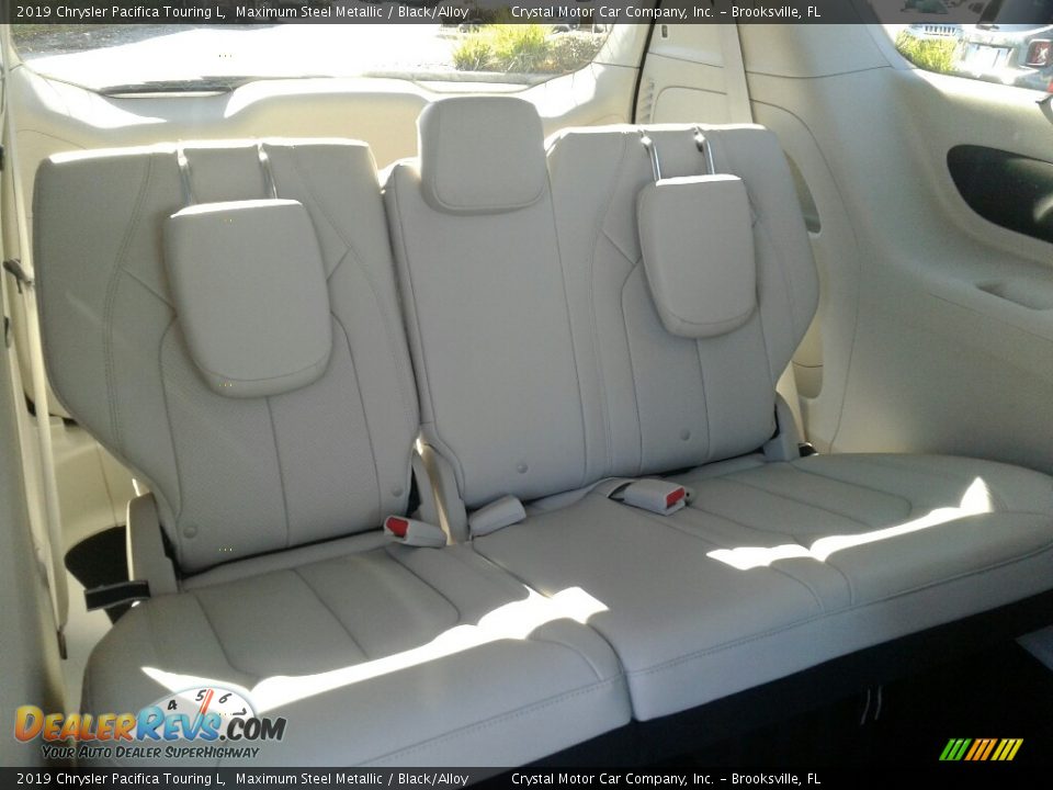 Rear Seat of 2019 Chrysler Pacifica Touring L Photo #11