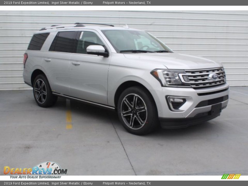 Front 3/4 View of 2019 Ford Expedition Limited Photo #2